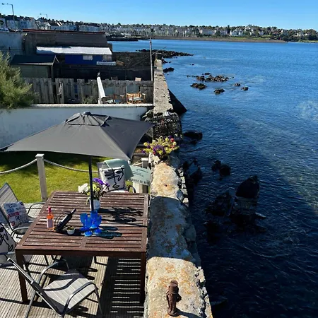 Splash Cottage Beach House With Sea Lapping Garden Bangor  Exterior photo
